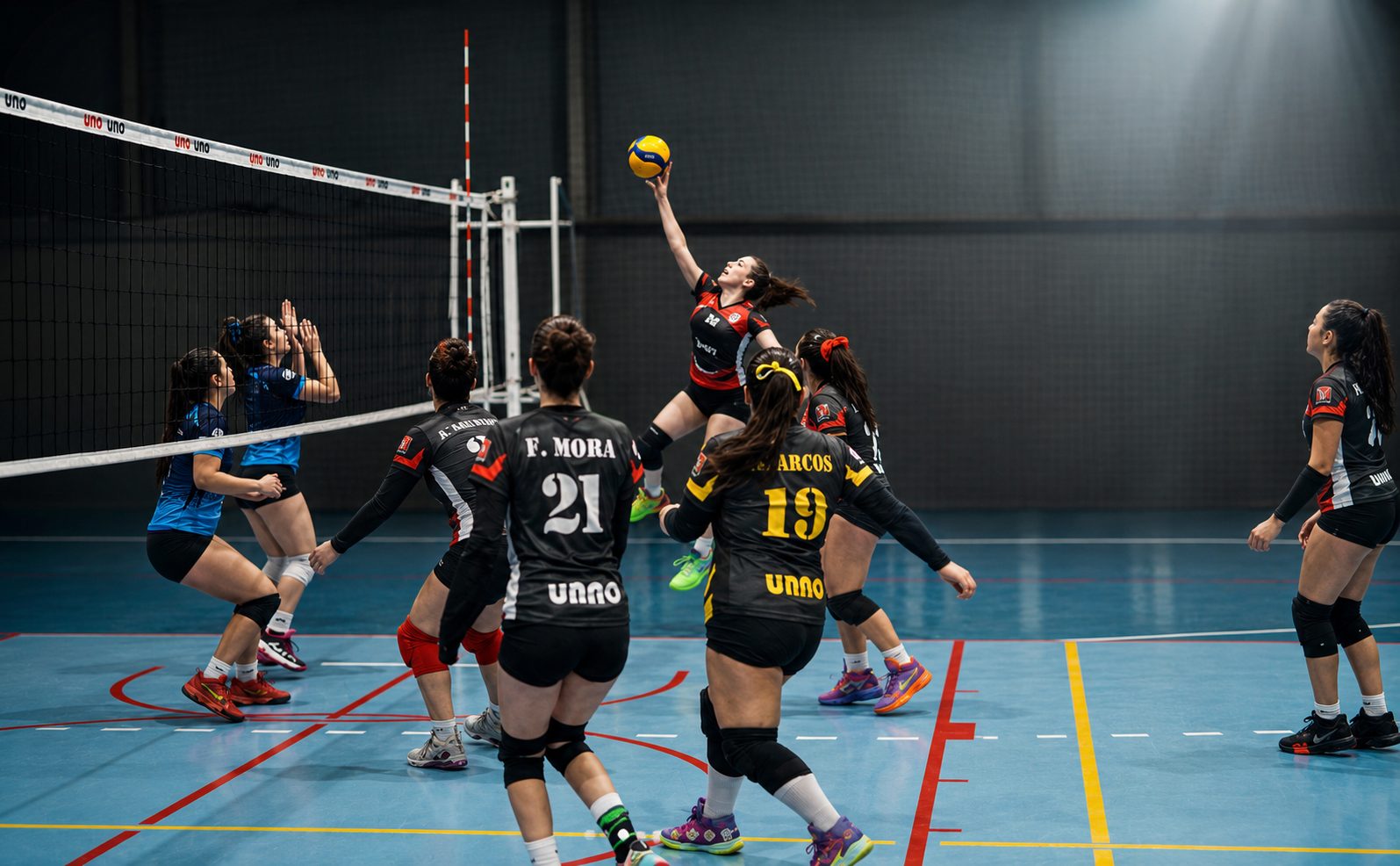 Acción femenina Falcon